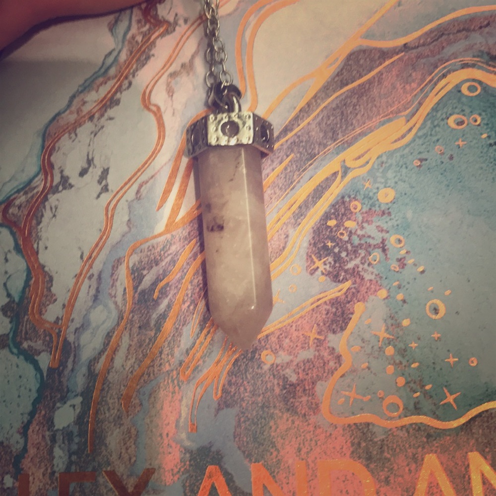 Quartz necklace with chain